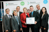 Remise d’une attestation 5 étoiles PEXEP - usine de Pointe-Claire